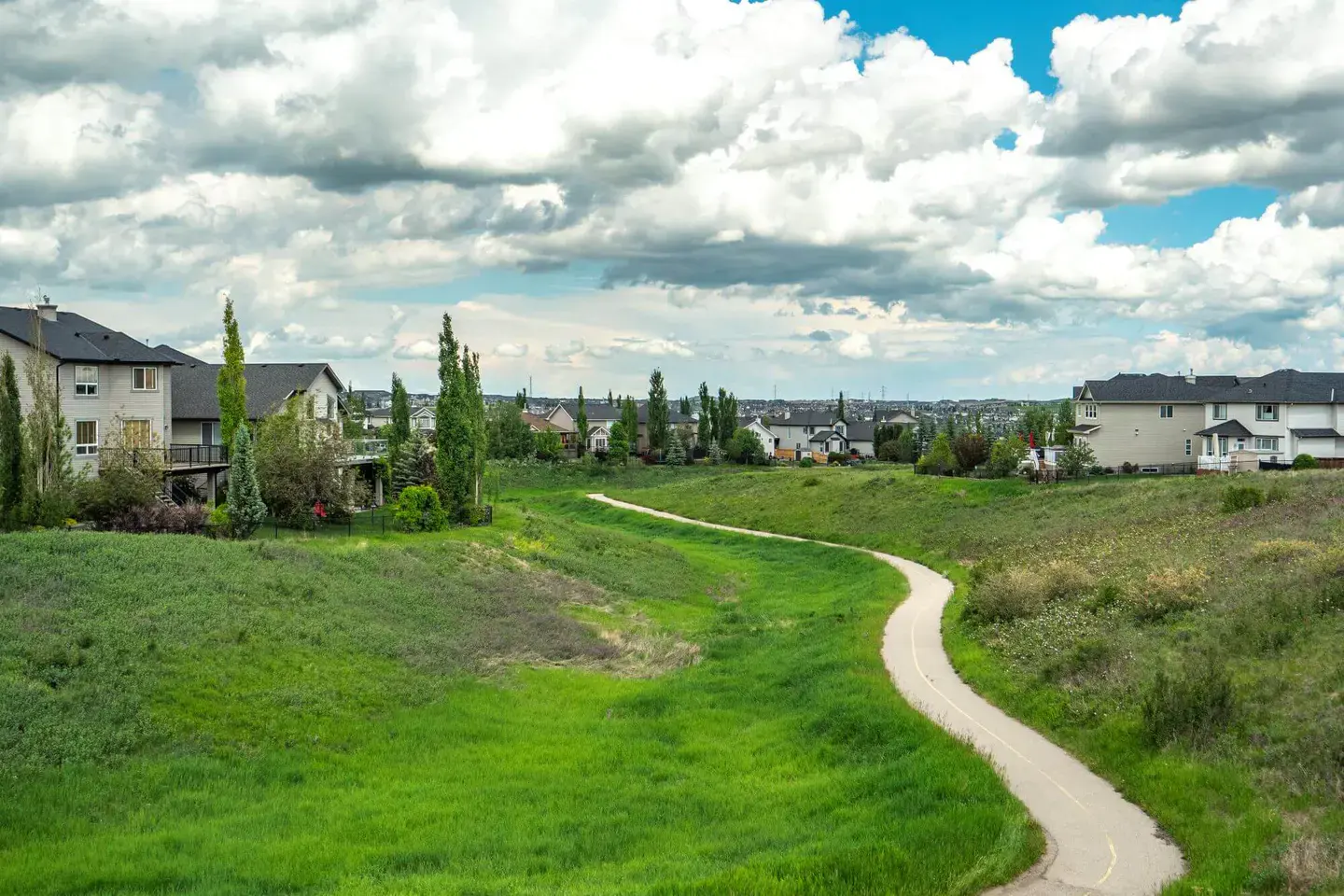 A residential street in Kincora